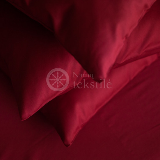 Satin pillowcase (burgundy)